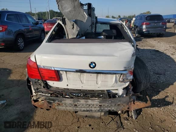 2012 BMW 7 Series 750Li xDrive z VIN WBAKC8C53CC434922, wystawiony jako Copart lot #80517035 z przebiegiem 153 422 mil mil oraz Czysty tytuł • Clean title. Historia ofert i sprzedaży dostępna na DreamBid. Obrazek 6.