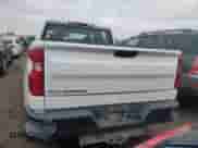 2019 Chevrolet Silverado 1500 Work Truck z VIN 1GCPYAEHXKZ377624, wystawiony jako Copart lot #82098435 z przebiegiem 94 697 mil mil oraz Szkoda całkowita • Salvage title. Historia ofert i sprzedaży dostępna na DreamBid. Obrazek 6.