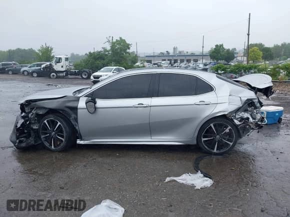 2018 Toyota Camry XSE with VIN 4T1BZ1HK8JU013871, listed as a IAAI auction lot 42603289 with 70,522 mi miles and . Bid and sale history available at DreamBid. Image 13.