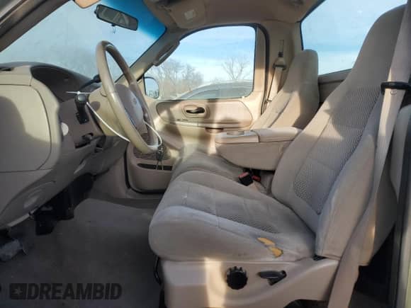 2002 Ford F-150 XL с VIN 2FTRF18W32CA50195, выставлен на аукционе Copart как лот 88857825 с пробегом 113 529 миль миль и Чистый • Clean title. История ставок и продаж доступна на DreamBid. Изображение 7.