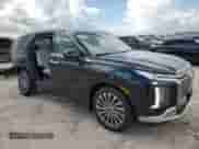 2024 Hyundai Palisade Calligraphy z VIN KM8R74GE4RU736887, wystawiony jako Copart lot #58895734 z przebiegiem 1 040 mil mil oraz Szkoda całkowita • Salvage title. Historia ofert i sprzedaży dostępna na DreamBid. Obrazek 4.