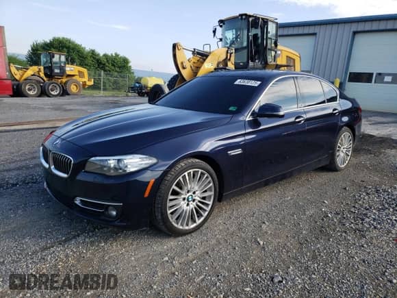 2016 BMW 5 Series 550i z VIN WBAKN9C58GD961998, wystawiony jako Copart lot #63638125 z przebiegiem 117 052 mil mil oraz Szkoda całkowita • Salvage title. Historia ofert i sprzedaży dostępna na DreamBid. Obrazek 1.