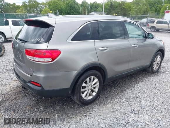 2018 Kia Sorento LX z VIN 5XYPGDA52JG365934, wystawiony jako IAAI lot #42341274 z przebiegiem 116 000 mil mil oraz . Historia ofert i sprzedaży dostępna na DreamBid. Obrazek 4.