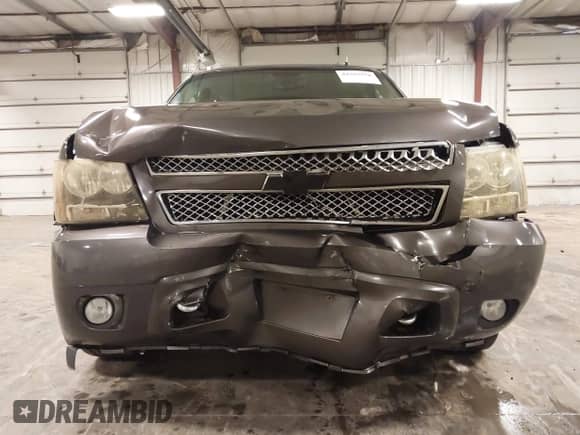 2011 Chevrolet Suburban LTZ с VIN 1GNSKKE32BR246555, выставлен на аукционе IAAI как лот 42707570 с пробегом 198 849 миль миль и . История ставок и продаж доступна на DreamBid. Изображение 12.