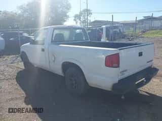2003 Chevrolet S-10 LS с VIN 1GCCS14H938290080, выставлен на аукционе IAAI как лот 43486790 с пробегом Не указан миль и . История ставок и продаж доступна на DreamBid. Изображение 3.