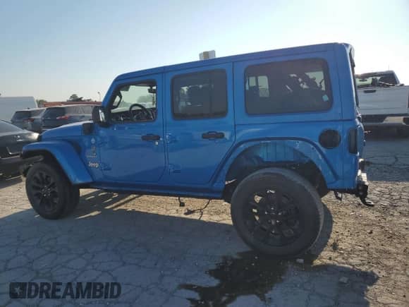 2021 Jeep Wrangler Unlimited Sahara with VIN 1C4JJXP60MW857202, listed as a Copart auction lot 68181055 with 47,872 mi miles and Non repairable. Bid and sale history available at DreamBid. Image 2.
