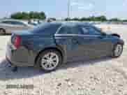 2018 Chrysler 300 Touring L z VIN 2C3CCAAG6JH285925, wystawiony jako Copart lot #64997845 z przebiegiem Nie podano mil oraz Szkoda całkowita • Salvage title. Historia ofert i sprzedaży dostępna na DreamBid. Obrazek 3.