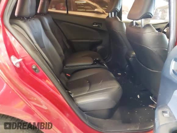 2018 Toyota Prius Plus z VIN JTDKARFP5J3077221, wystawiony jako IAAI lot #42544838 z przebiegiem 84 902 mil mil oraz . Historia ofert i sprzedaży dostępna na DreamBid. Obrazek 8.