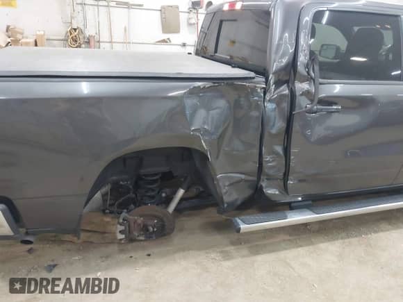 2022 Ram 1500 Big Horn z VIN 1C6RRFFG2NN410725, wystawiony jako IAAI lot #43107175 z przebiegiem 26 975 mil mil oraz . Historia ofert i sprzedaży dostępna na DreamBid. Obrazek 6.