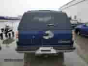 1996 Chevrolet Suburban z VIN 3GNFK16RXTG125871, wystawiony jako Copart lot #86401384 z przebiegiem 220 767 mil mil oraz Czysty tytuł • Clean title. Historia ofert i sprzedaży dostępna na DreamBid. Obrazek 6.