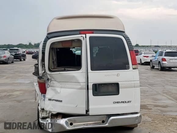 1999 Chevrolet Express с VIN 1GBFG15R5X1047259, выставлен на аукционе Copart как лот 57612635 с пробегом 115 058 миль миль и Списание • Salvage title. История ставок и продаж доступна на DreamBid. Изображение 6.