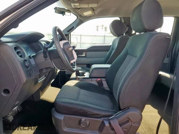 2014 Ford F-150 STX с VIN 1FTEW1CMXEKD74104, выставлен на аукционе Copart как лот 81965335 с пробегом 119 101 миль миль и Списание • Salvage title. История ставок и продаж доступна на DreamBid. Изображение 7.