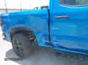 2022 Chevrolet Silverado 1500 Custom Trail Boss с VIN 3GCPDCEK2NG628420, выставлен на аукционе IAAI как лот 42605520 с пробегом 77 007 миль миль и . История ставок и продаж доступна на DreamBid. Изображение 6.