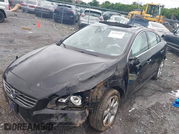 2016 Volvo S60 T5 Premier с VIN YV1612TK3G2411949, выставлен на аукционе IAAI как лот 42353357 с пробегом 152 937 миль миль и . История ставок и продаж доступна на DreamBid. Изображение 2.