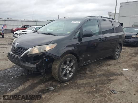 2011 Toyota Sienna SE with VIN 5TDXK3DC2BS145037, listed as a Copart auction lot 85851475 with 121,270 mi miles and Salvage title. Bid and sale history available at DreamBid. Image 1.