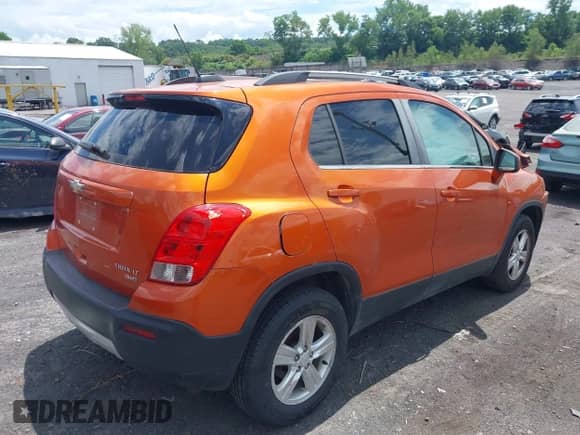 2016 Chevrolet Trax LT z VIN KL7CJPSB6GB724191, wystawiony jako IAAI lot #42651559 z przebiegiem 135 728 mil mil oraz . Historia ofert i sprzedaży dostępna na DreamBid. Obrazek 4.