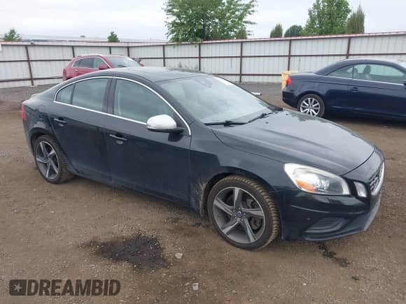 2013 Volvo S60 T6 R-Design Platinum с VIN YV1902FH9D1231456, выставлен на аукционе IAAI как лот 42788938 с пробегом 140 730 миль миль и . История ставок и продаж доступна на DreamBid. Изображение 1.