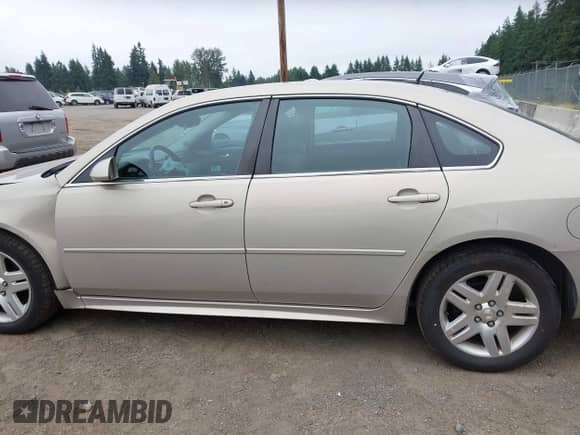 2010 Chevrolet Impala LT z VIN 2G1WB5EN7A1187600, wystawiony jako IAAI lot #42773140 z przebiegiem 178 430 mil mil oraz . Historia ofert i sprzedaży dostępna na DreamBid. Obrazek 15.