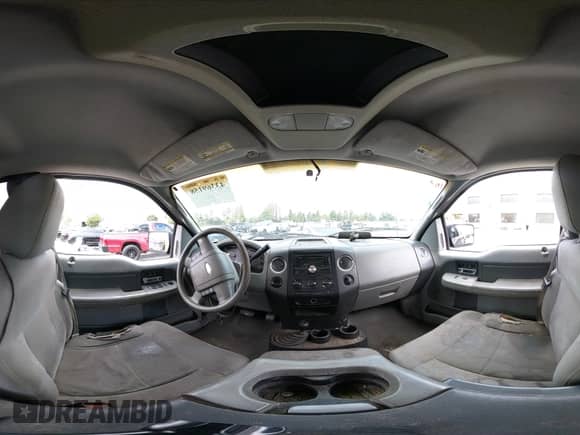 2006 Ford F-150 STX с VIN 1FTRX14W76NB51520, выставлен на аукционе IAAI как лот 43369158 с пробегом 258 452 миль миль и . История ставок и продаж доступна на DreamBid. Изображение 18.