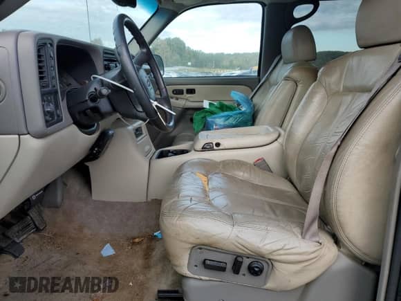 2001 Chevrolet Suburban LT с VIN 3GNGK26U11G277209, выставлен на аукционе Copart как лот 89627305 с пробегом 146 892 миль миль и Списание • Salvage title. История ставок и продаж доступна на DreamBid. Изображение 7.