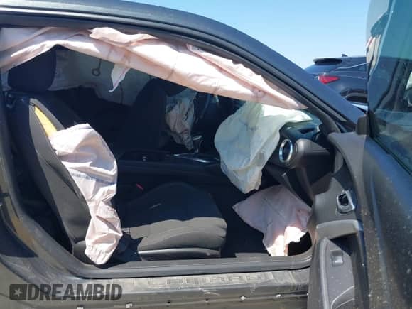 2017 Chevrolet Camaro 1LT с VIN 1G1FB1RX4H0183045, выставлен на аукционе IAAI как лот 43149109 с пробегом Не указан миль и . История ставок и продаж доступна на DreamBid. Изображение 5.