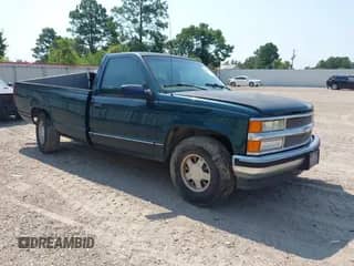 1997 Chevrolet Silverado 1500 z VIN 1GCEC14W5VZ223705, wystawiony jako IAAI lot #42994270 z przebiegiem 240 088 mil mil oraz . Historia ofert i sprzedaży dostępna na DreamBid. Obrazek 1.