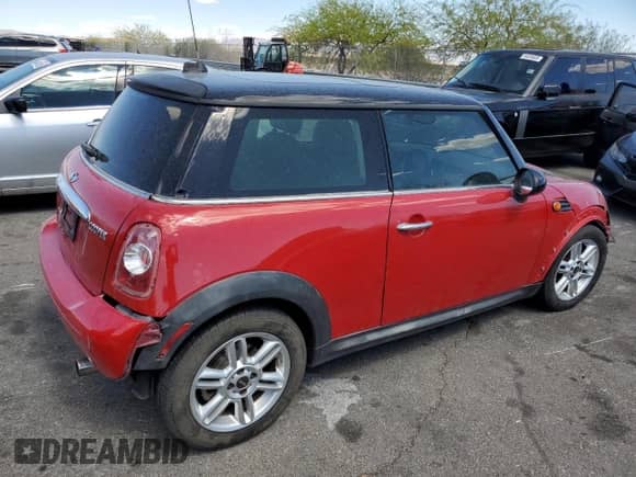 2011 MINI Hardtop with VIN WMWSU3C5XBT093162, listed as a Copart auction lot 54871315 with 171,220 mi miles and Salvage title. Bid and sale history available at DreamBid. Image 3.