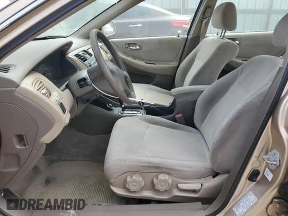 2002 Honda Accord LX with VIN 1HGCG66572A102411, listed as a Copart auction lot 68089155 with 208,832 mi miles and Salvage title. Bid and sale history available at DreamBid. Image 7.