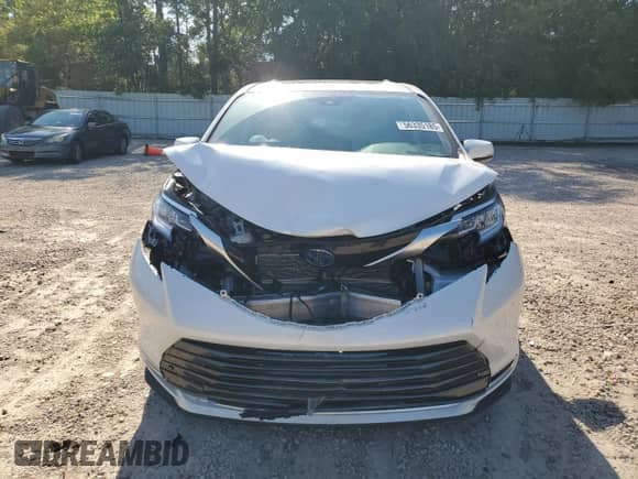 2025 Toyota Sienna Limited с VIN 5TDZRKEC9SS226758, выставлен на аукционе Copart как лот 56335185 с пробегом 9 572 миль миль и Списание • Salvage title. История ставок и продаж доступна на DreamBid. Изображение 5.