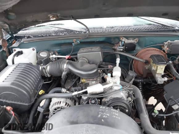 1998 Chevrolet Silverado 2500 с VIN 1GCGK24R3WZ196095, выставлен на аукционе IAAI как лот 41001650 с пробегом 298 347 миль миль и . История ставок и продаж доступна на DreamBid. Изображение 10.