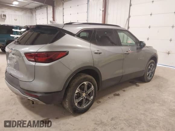 2025 Chevrolet Blazer LT with VIN 3GNKBCR49SS113118, listed as a IAAI auction lot 42039191 with 15,711 mi miles and . Bid and sale history available at DreamBid. Image 4.