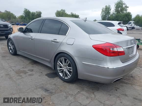 2012 Hyundai Genesis 4.6L с VIN KMHGC4DF6CU163515, выставлен на аукционе IAAI как лот 42077647 с пробегом 243 818 миль миль и . История ставок и продаж доступна на DreamBid. Изображение 3.