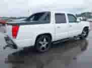 2005 Chevrolet Avalanche LS с VIN 3GNEC12Z55G199068, выставлен на аукционе IAAI как лот 42412960 с пробегом 193 710 миль миль и . История ставок и продаж доступна на DreamBid. Изображение 4.