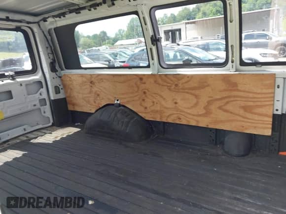 2009 Chevrolet Express Cargo with VIN 1GCFG154691155652, listed as a IAAI auction lot 42692824 with 40,430 mi miles and . Bid and sale history available at DreamBid. Image 8.