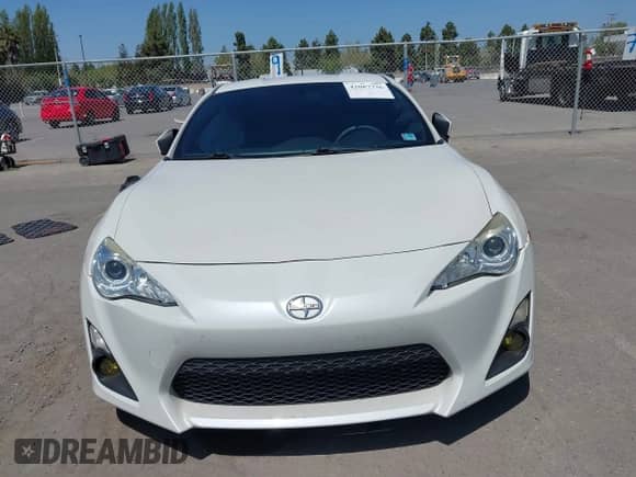 2014 Scion FR-S z VIN JF1ZNAA12E8707315, wystawiony jako IAAI lot #42087736 z przebiegiem 88 157 mil mil oraz . Historia ofert i sprzedaży dostępna na DreamBid. Obrazek 12.