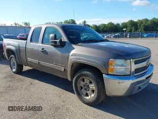 2013 Chevrolet Silverado 1500 LT z VIN 1GCRKSE76DZ266157, wystawiony jako IAAI lot #43052453 z przebiegiem 228 303 mil mil oraz . Historia ofert i sprzedaży dostępna na DreamBid. Obrazek 1.
