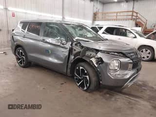 2024 Mitsubishi Outlander SE with VIN JA4T5VA94RZ047432, listed as a IAAI auction lot 41965140 with 12,518 mi miles and . Bid and sale history available at DreamBid. Image 1.