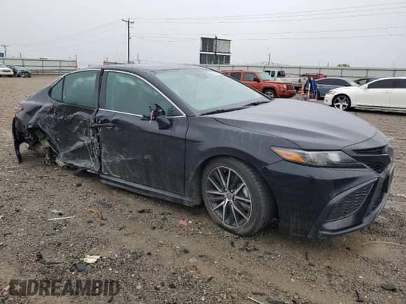 2021 Toyota Camry SE z VIN 4T1S11AK4MU543468, wystawiony jako Copart lot #60939165 z przebiegiem 30 311 mil mil oraz Szkoda całkowita • Salvage title. Historia ofert i sprzedaży dostępna na DreamBid. Obrazek 4.