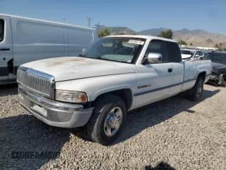 1995 Dodge RAM with VIN 3B7KC23W0SM135748, listed as a Copart auction lot 63104715 with 183,973 mi miles and Salvage title. Bid and sale history available at DreamBid. Image 1.