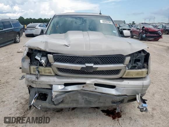 2004 Chevrolet Silverado 1500 LS with VIN 1GCEC14T64Z226603, listed as a Copart auction lot 62922365 with 198,857 mi miles and Salvage title. Bid and sale history available at DreamBid. Image 5.