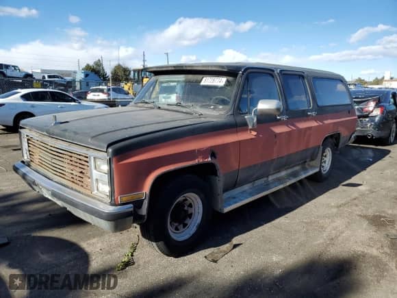 1988 Chevrolet Suburban с VIN 1GNGR26K1JF150407, выставлен на аукционе Copart как лот 81728774 с пробегом 27 783 миль миль и На запчасти • Non repairable. История ставок и продаж доступна на DreamBid. Изображение 1.