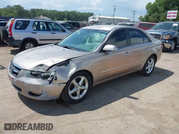 2008 Hyundai Sonata SE с VIN 5NPEU46FX8H370013, выставлен на аукционе IAAI как лот 42582466 с пробегом Не указан миль и . История ставок и продаж доступна на DreamBid. Изображение 2.