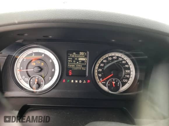 2014 Ram 1500 Tradesman z VIN 1C6RR6KG7ES233922, wystawiony jako Copart lot #59740905 z przebiegiem 114 777 mil mil oraz Szkoda całkowita • Salvage title. Historia ofert i sprzedaży dostępna na DreamBid. Obrazek 9.