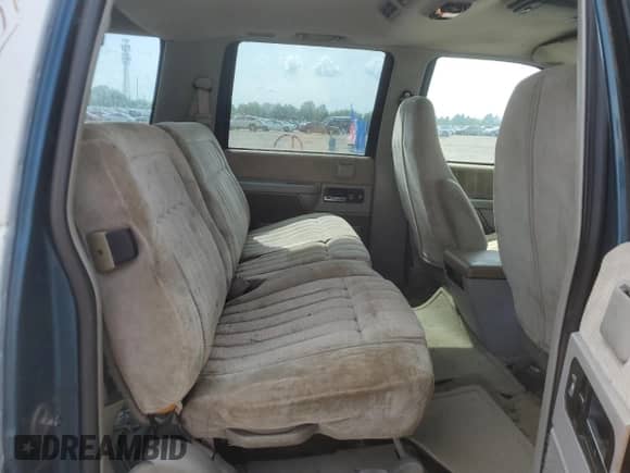1994 Chevrolet Suburban with VIN 1GNFK16KXRJ339804, listed as a Copart auction lot 61027835 with 173,287 mi miles and Clean title. Bid and sale history available at DreamBid. Image 11.