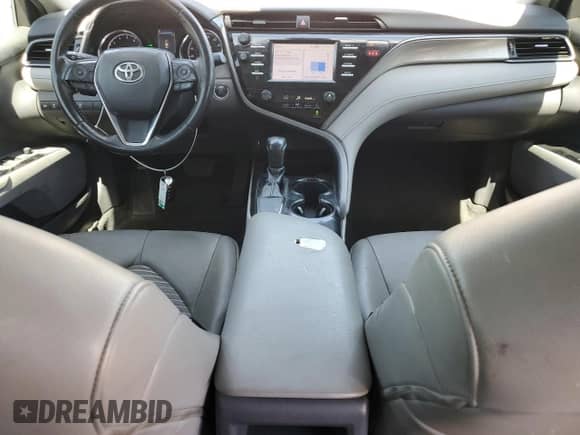 2019 Toyota Camry SE z VIN 4T1B11HK0KU854124, wystawiony jako Copart lot #85765085 z przebiegiem 103 133 mil mil oraz Szkoda całkowita • Salvage title. Historia ofert i sprzedaży dostępna na DreamBid. Obrazek 8.