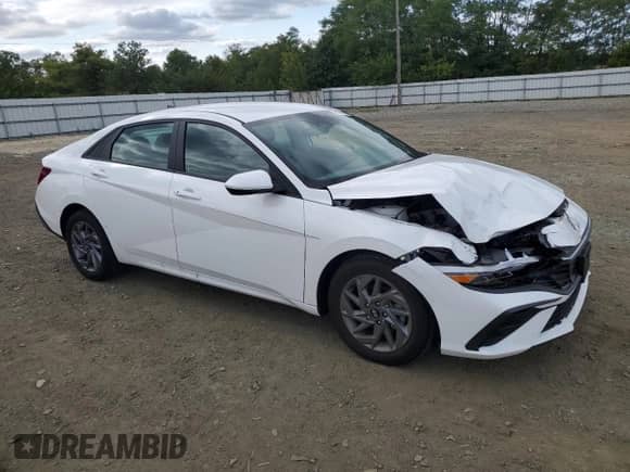2024 Hyundai Elantra SEL с VIN KMHLM4DG8RU731549, выставлен на аукционе Copart как лот 71741565 с пробегом 8 961 миль миль и Списание • Salvage title. История ставок и продаж доступна на DreamBid. Изображение 4.