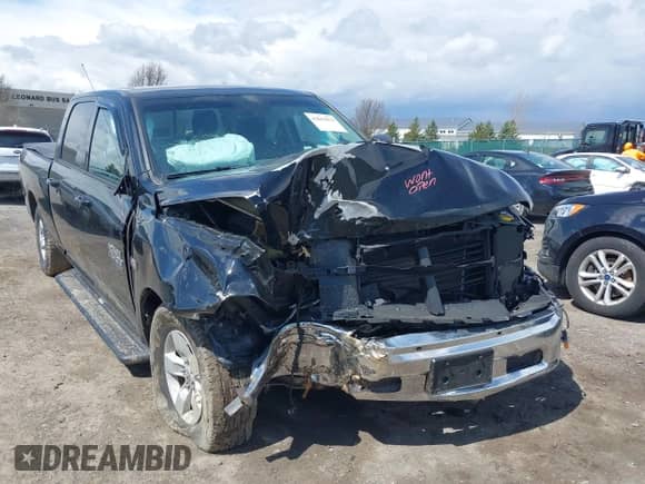 2019 Ram 1500 SLT z VIN 1C6RR7TT5KS689558, wystawiony jako IAAI lot #42041879 z przebiegiem 79 018 mil mil oraz . Historia ofert i sprzedaży dostępna na DreamBid. Obrazek 6.