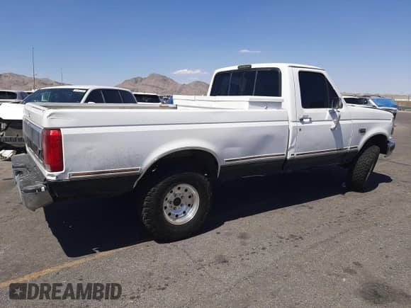 1995 Ford F-150 с VIN 1FTEF14N0SLB05235, выставлен на аукционе Copart как лот 54800415 с пробегом 176 479 миль миль и Списание • Salvage title. История ставок и продаж доступна на DreamBid. Изображение 3.
