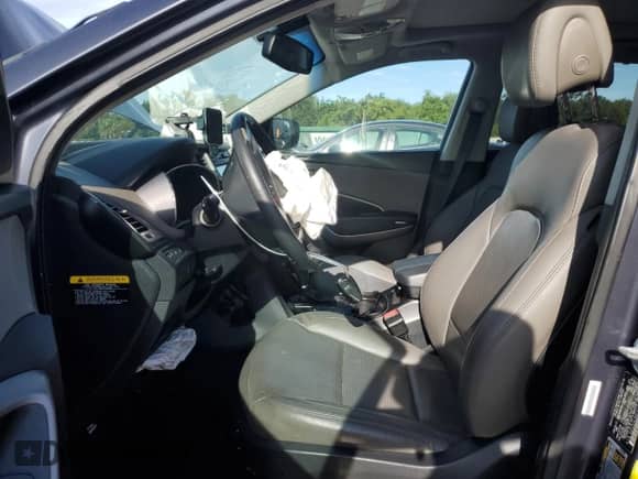 2015 Hyundai Santa Fe с VIN 5XYZU3LB6FG273733, выставлен на аукционе Copart как лот 81581305 с пробегом 125 681 миль миль и Списание • Salvage title. История ставок и продаж доступна на DreamBid. Изображение 7.