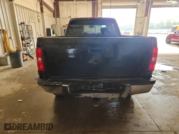 2008 Chevrolet Silverado 2500HD Work Truck с VIN 1GCHK23618F183569, выставлен на аукционе Copart как лот 81127415 с пробегом 426 528 миль миль и На запчасти • Non repairable. История ставок и продаж доступна на DreamBid. Изображение 6.